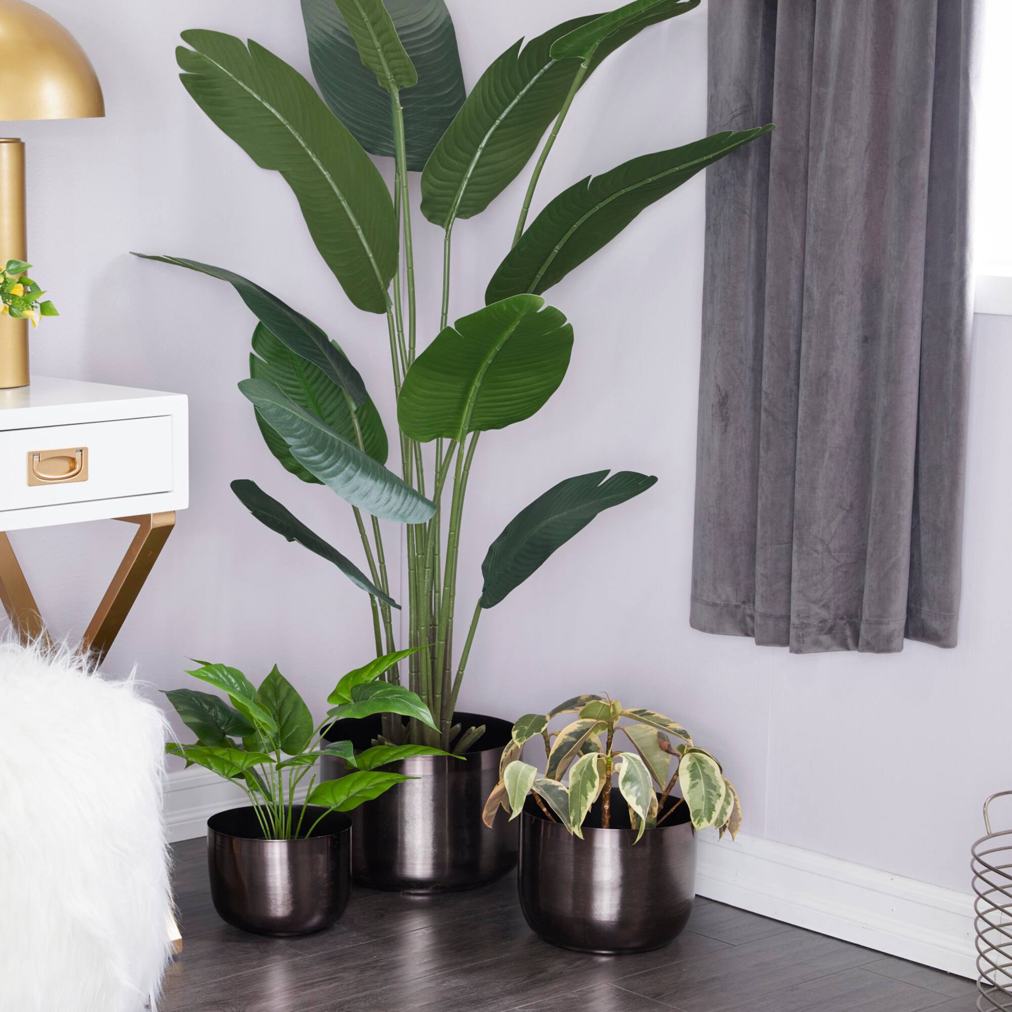 CosmoLiving by Cosmopolitan Iron Modern Planter Set